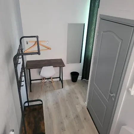 Rooms4rest Wiertnicza - Private For Tourists بيت شباب