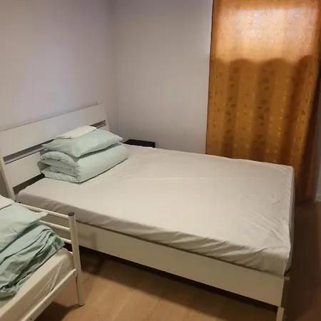 Rooms4rest Wiertnicza - Private For Tourists - Atr Consulting Sp, Z O,o, אכסניה