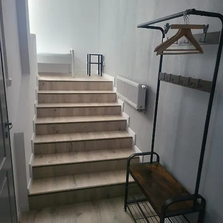 Rooms4rest Wiertnicza - Private For Tourists - Atr Consulting Sp, Z O,o, Hostel