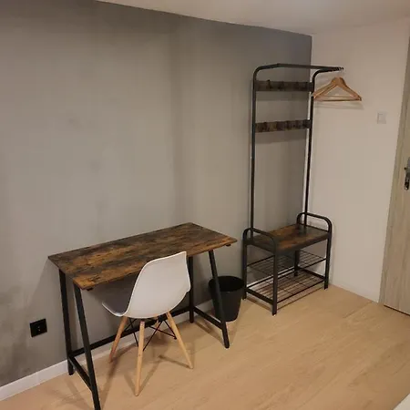 بيت شباب Rooms4rest Wiertnicza - Private For Tourists