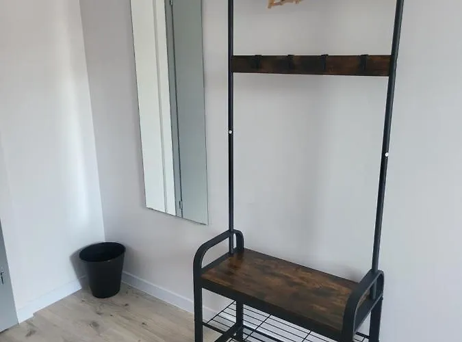 Rooms4rest Wiertnicza - Private For Tourists Vandrerhjem Warszawa