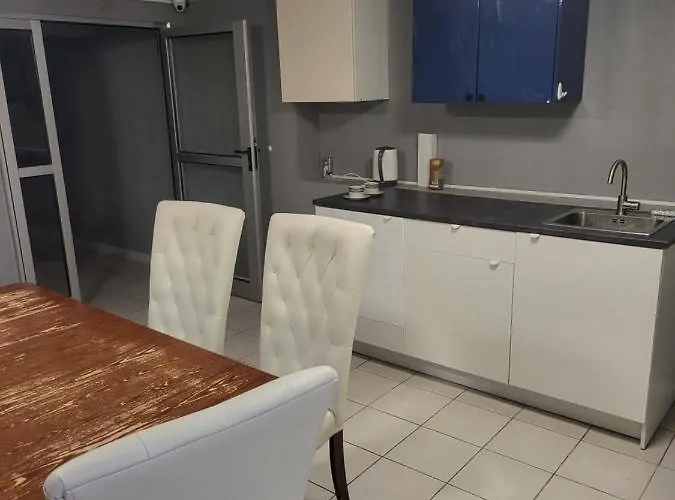 Hostel Rooms4rest Wiertnicza - Private For Tourists