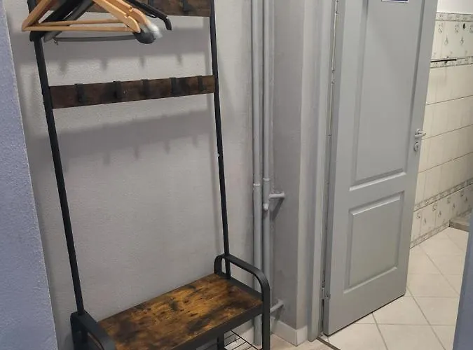 Rooms4rest Wiertnicza - Private For Tourists Hostel