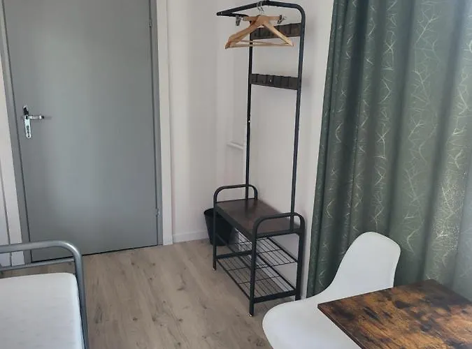 Rooms4rest Wiertnicza - Private For Tourists Hostel *