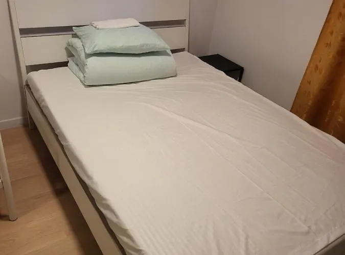 Rooms4rest Wiertnicza - Private For Tourists Hostel *