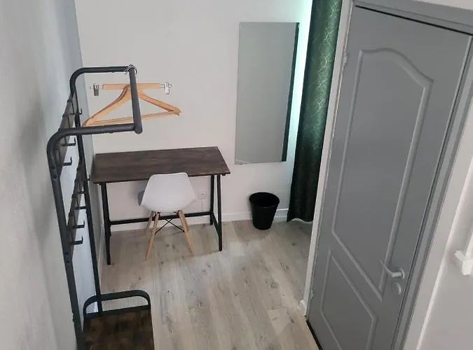 Rooms4rest Wiertnicza - Private For Tourists Hostel