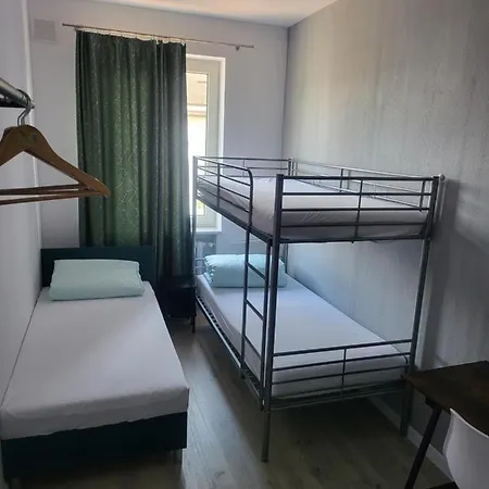 Rooms4rest Wiertnicza - Private For Tourists Hostel Varsó