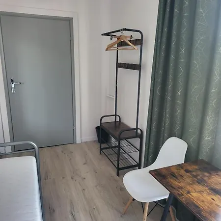 Rooms4rest Wiertnicza - Private For Tourists Hostel *