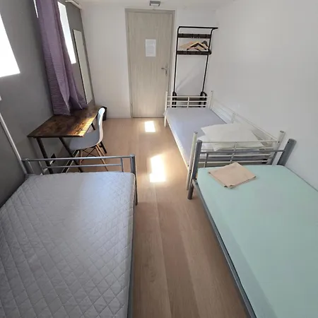 Hostel Rooms4rest Wiertnicza - Private For Tourists Varsó